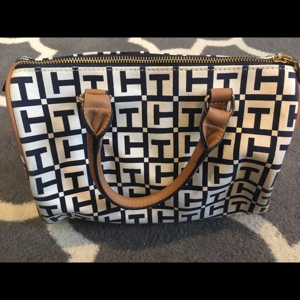 Tommy Hilfiger bag